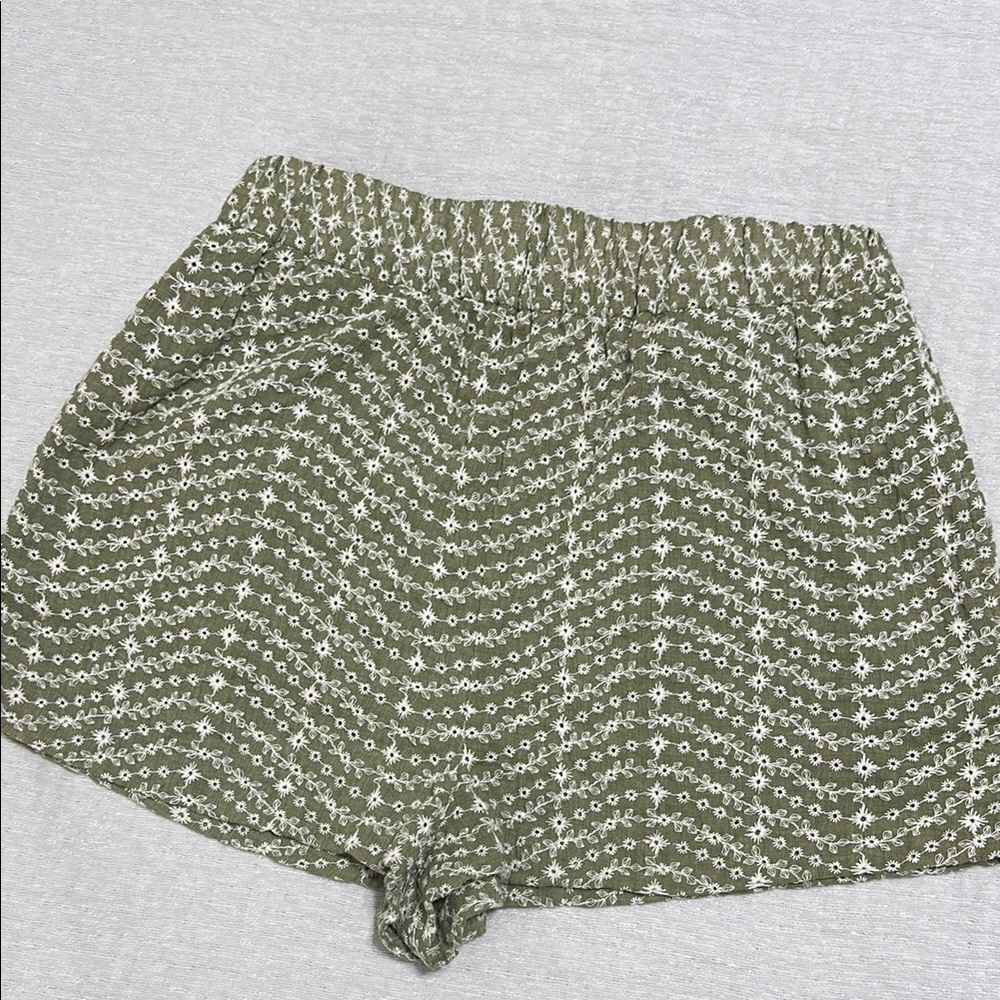 Zara High Waist Green Patterned Shorts